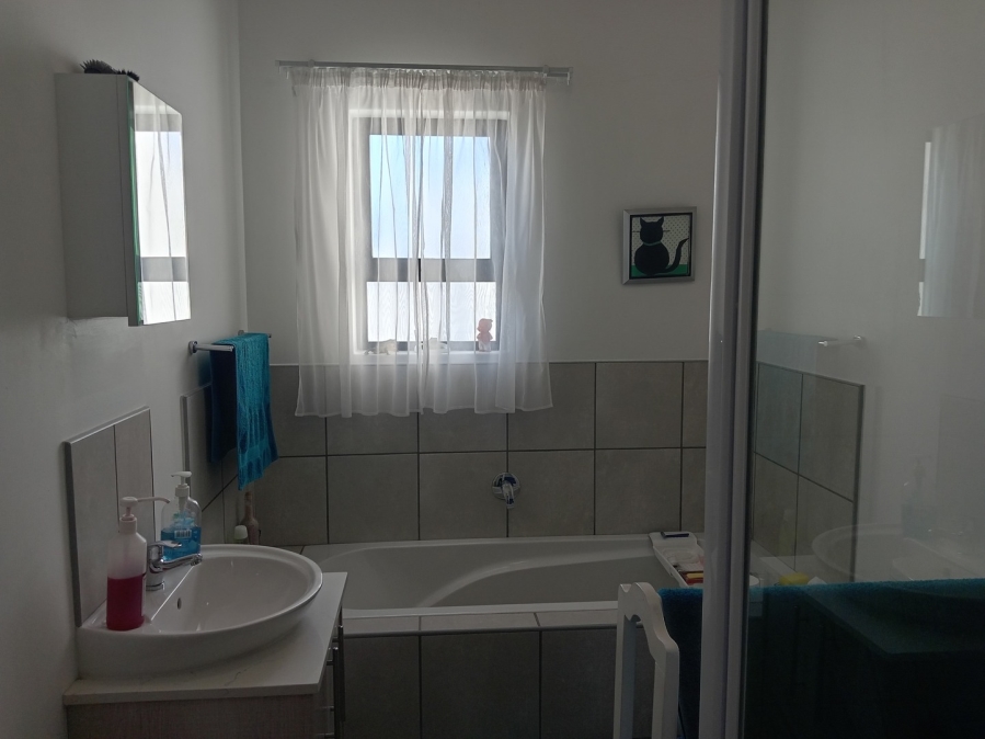 3 Bedroom Property for Sale in Harbour Lights Western Cape